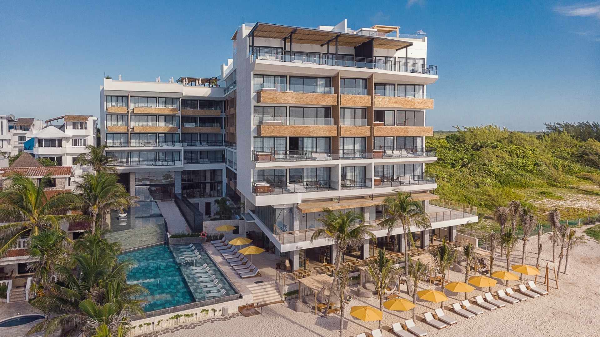 The Fives Oceanfront Puerto Morelos